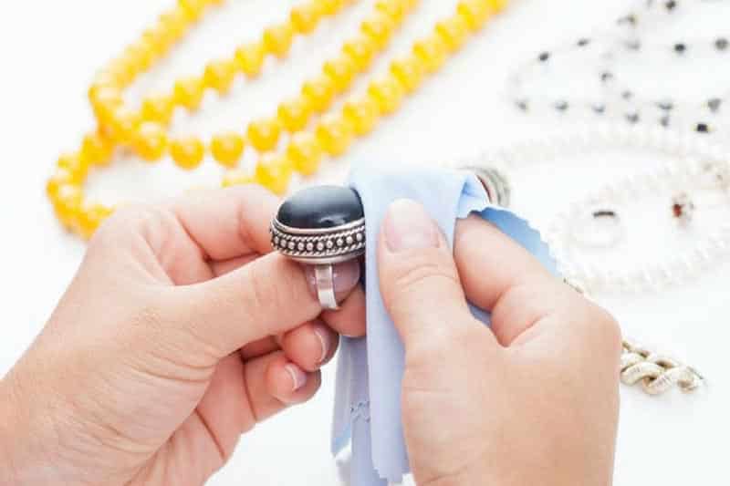 Read more about the article Stop Damaging your Jewellery with These Tips
