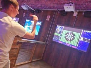 Read more about the article 7 Awesome Features Of Virtual Darts That Make It A Must-Play Game
